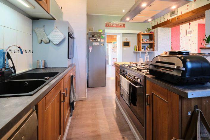 Image No.3-4 Bed House for sale