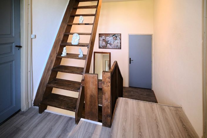 Image No.8-4 Bed House for sale