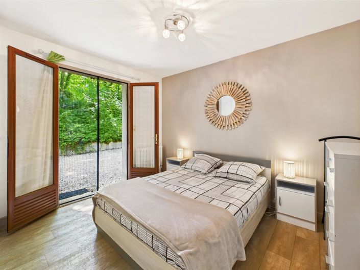 Image No.10-10 Bed House for sale