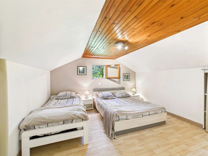 Image No.11-10 Bed House for sale