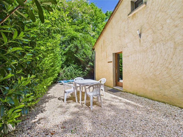 Image No.13-10 Bed House for sale