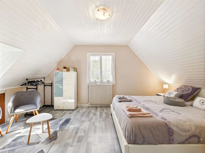 Image No.5-10 Bed House for sale