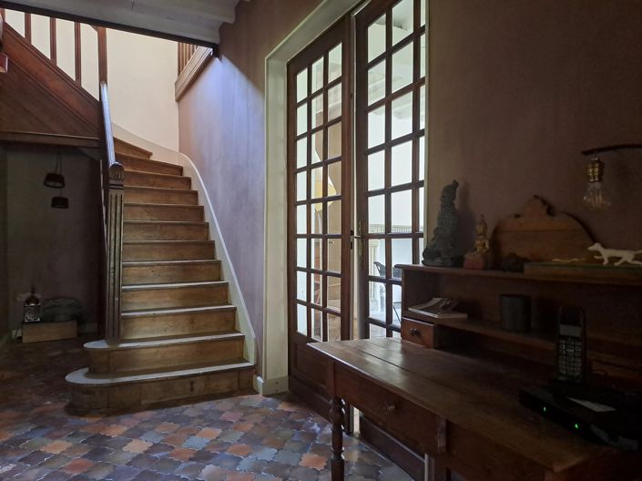 Image No.9-6 Bed House for sale