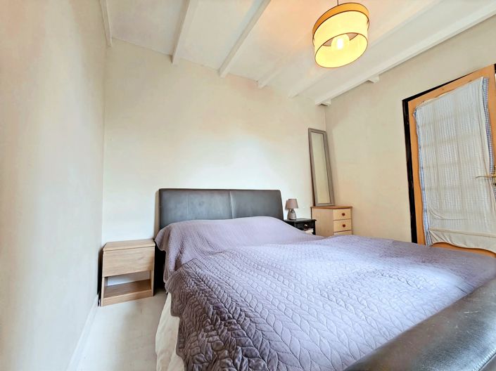 Image No.6-2 Bed House for sale