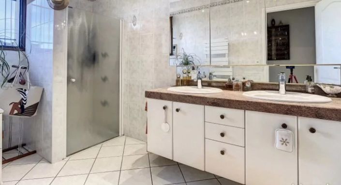 Image No.12-3 Bed Village House for sale