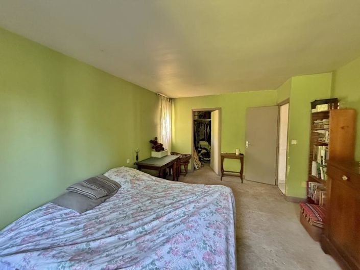 Image No.10-3 Bed House for sale