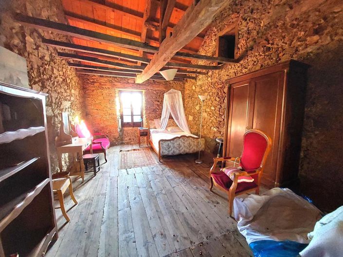 Image No.7-6 Bed House for sale