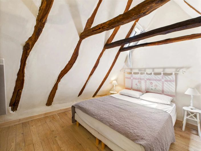 Image No.12-8 Bed House for sale