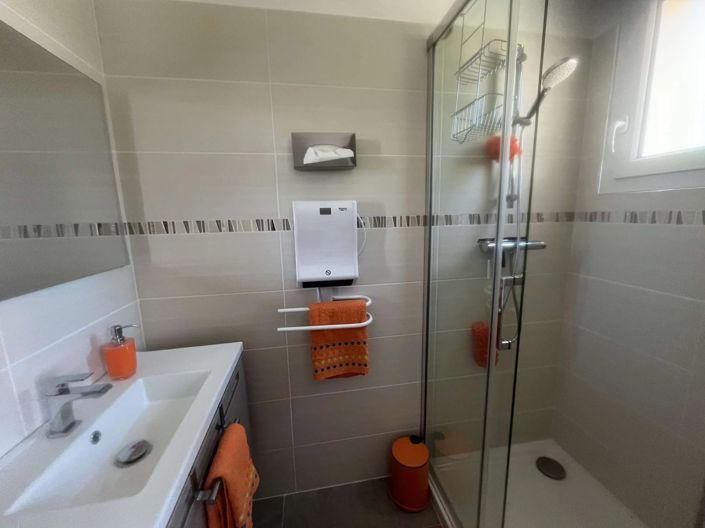 Image No.8-4 Bed House for sale