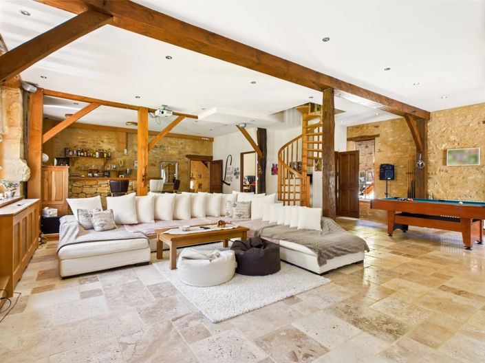 Image No.3-4 Bed House for sale