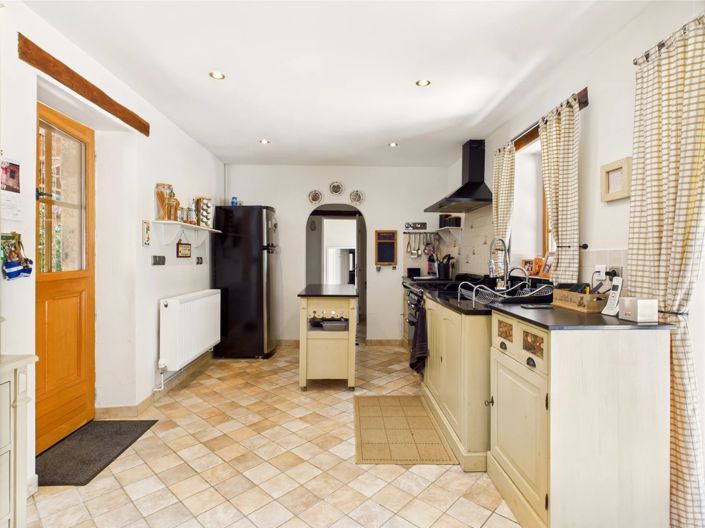 Image No.6-4 Bed House for sale