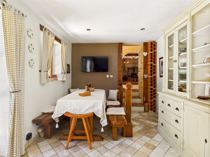 Image No.7-4 Bed House for sale