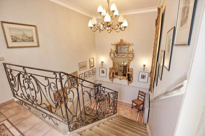 Image No.5-5 Bed House for sale