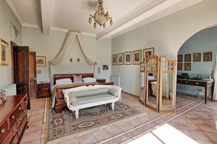 Image No.7-5 Bed House for sale