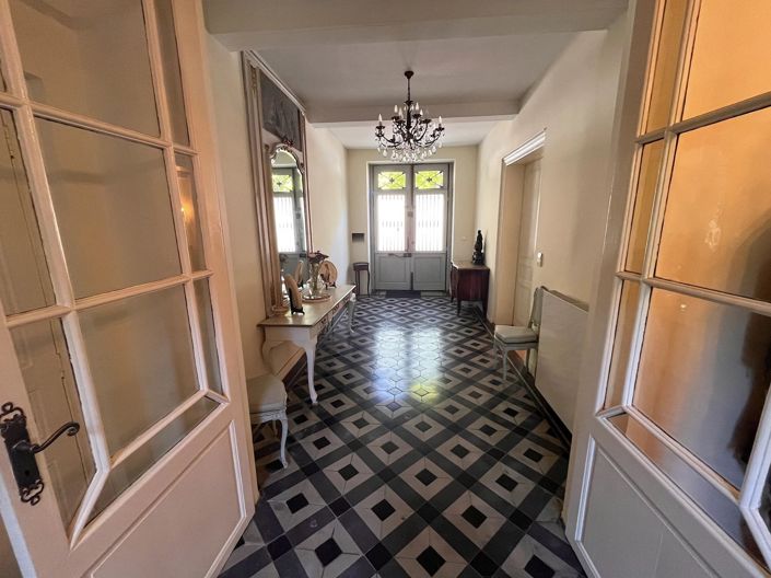 Image No.7-7 Bed House for sale