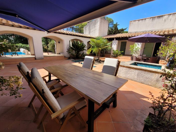 Image No.6-5 Bed House for sale