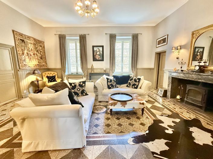 Image No.5-8 Bed House for sale