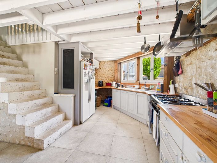 Image No.8-4 Bed House for sale