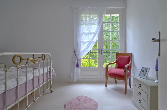 Image No.12-4 Bed Village House for sale