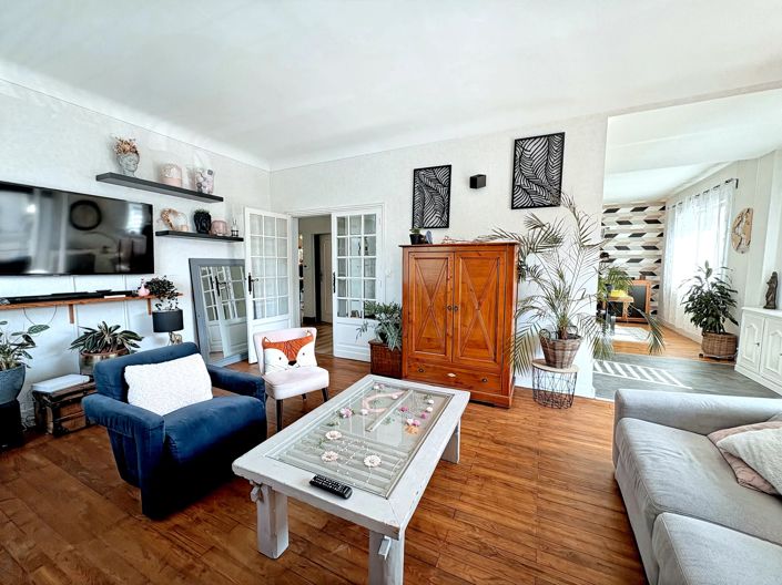 Image No.3-4 Bed House for sale