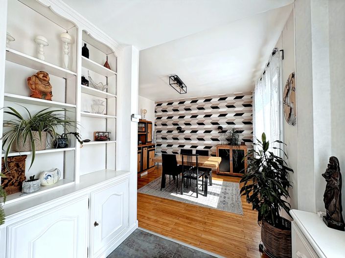 Image No.8-4 Bed House for sale