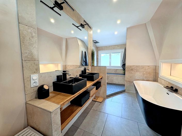 Image No.5-4 Bed House for sale