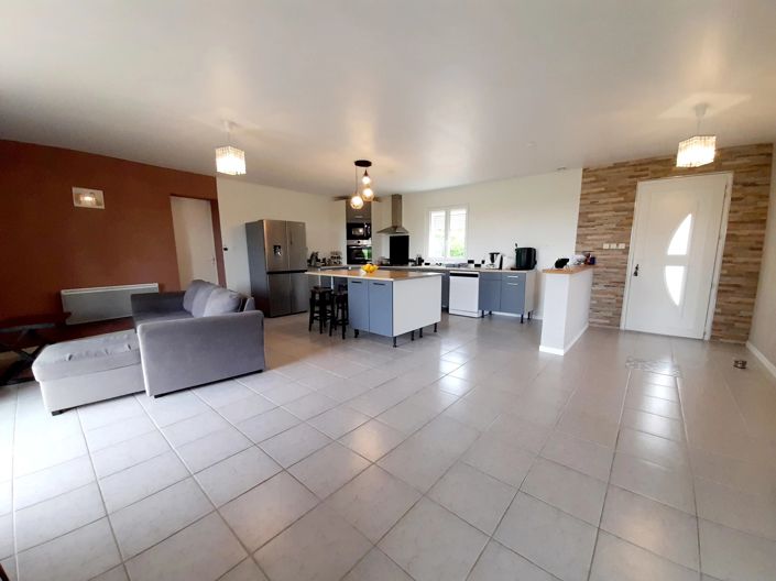 Image No.6-4 Bed Village House for sale