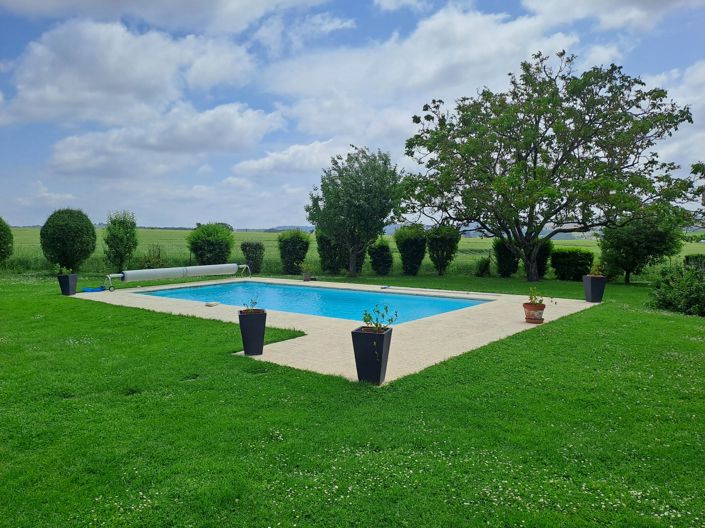 Image No.2-3 Bed House for sale