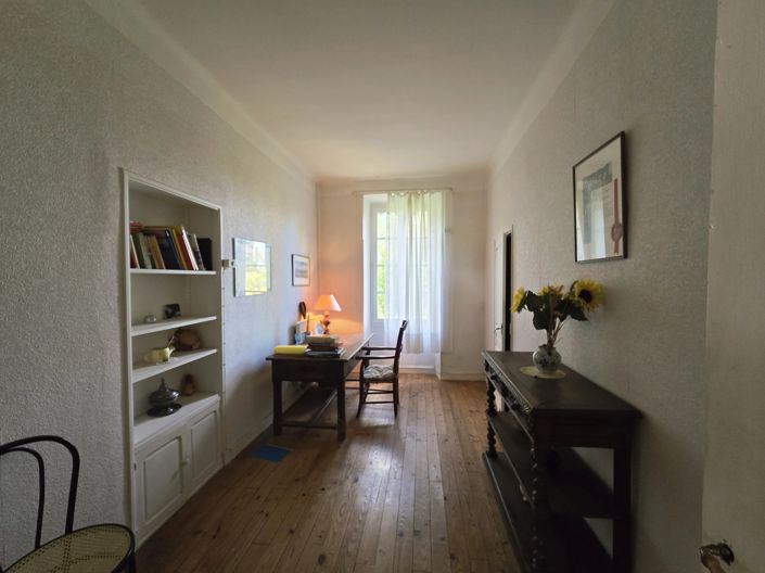 Image No.13-10 Bed House for sale