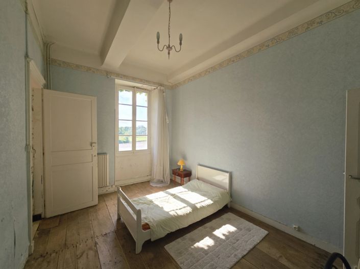 Image No.15-10 Bed House for sale