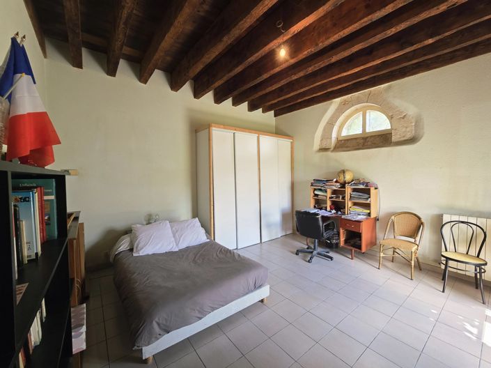 Image No.5-10 Bed House for sale