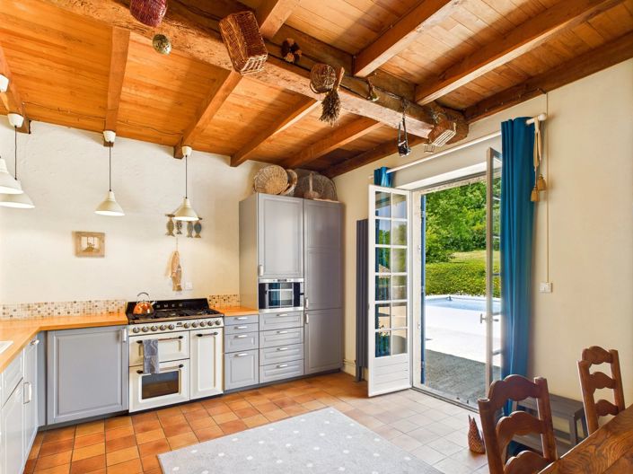 Image No.3-5 Bed House for sale