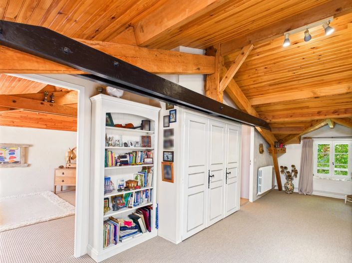 Image No.6-5 Bed House for sale