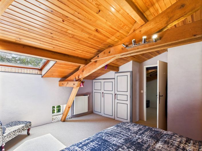 Image No.7-5 Bed House for sale