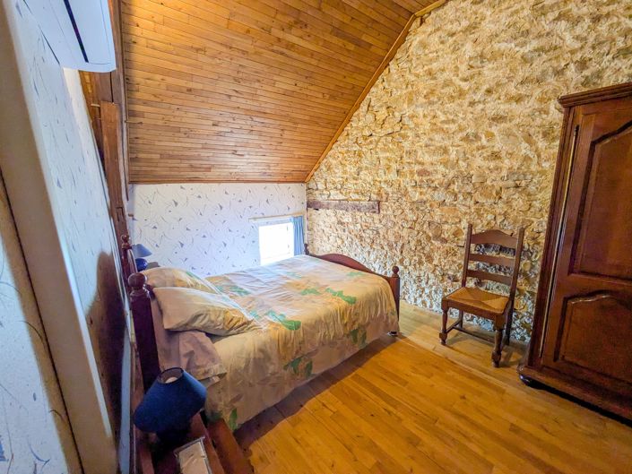 Image No.12-5 Bed House for sale