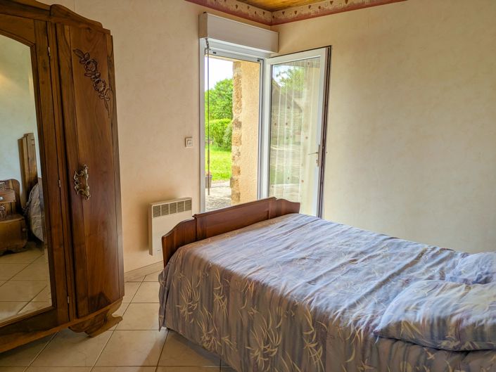 Image No.9-5 Bed House for sale