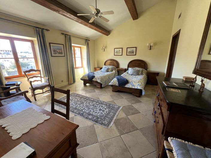 Image No.11-5 Bed House for sale