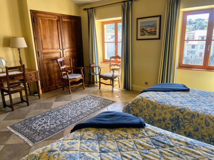 Image No.6-5 Bed House for sale