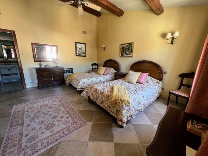 Image No.10-5 Bed House for sale