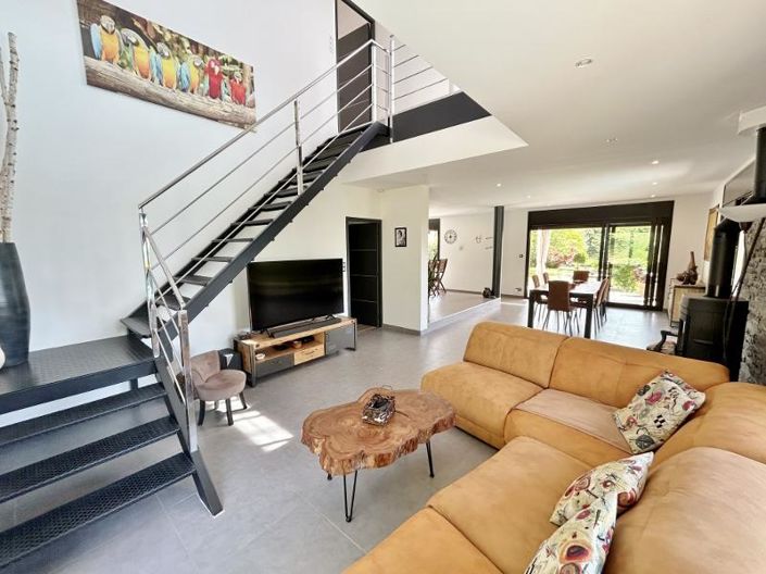 Image No.9-4 Bed House for sale