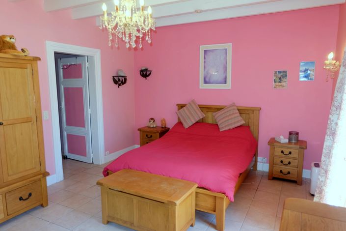 Image No.9-7 Bed House for sale