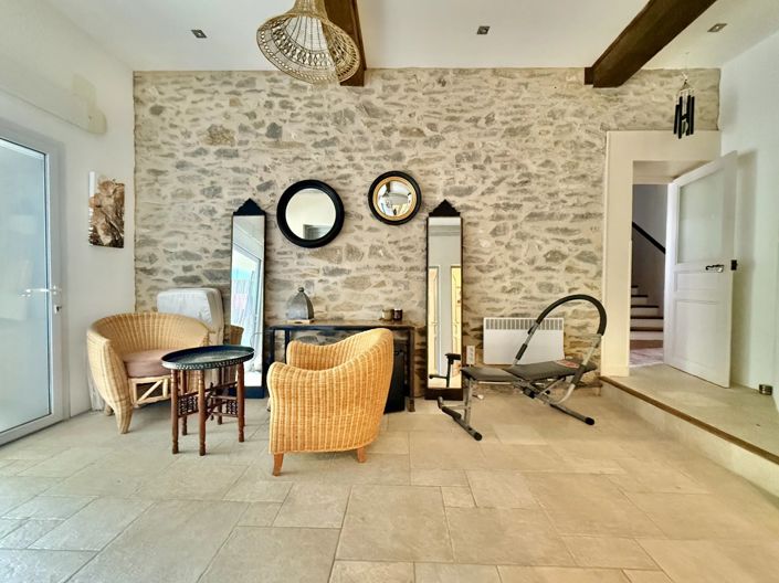 Image No.12-5 Bed House for sale