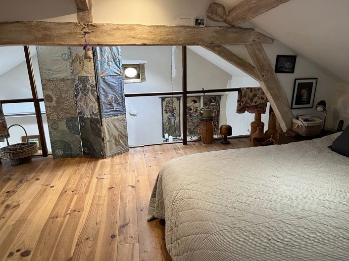 Image No.8-8 Bed House for sale