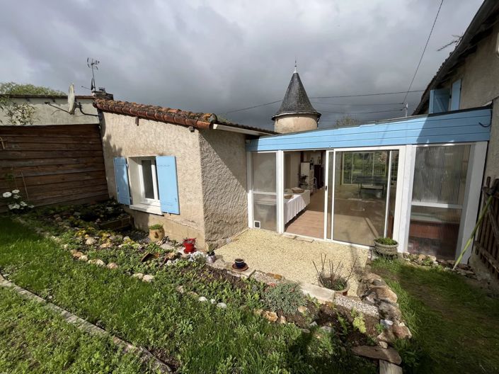 Image No.9-8 Bed House for sale