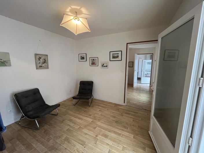 Image No.15-8 Bed House for sale