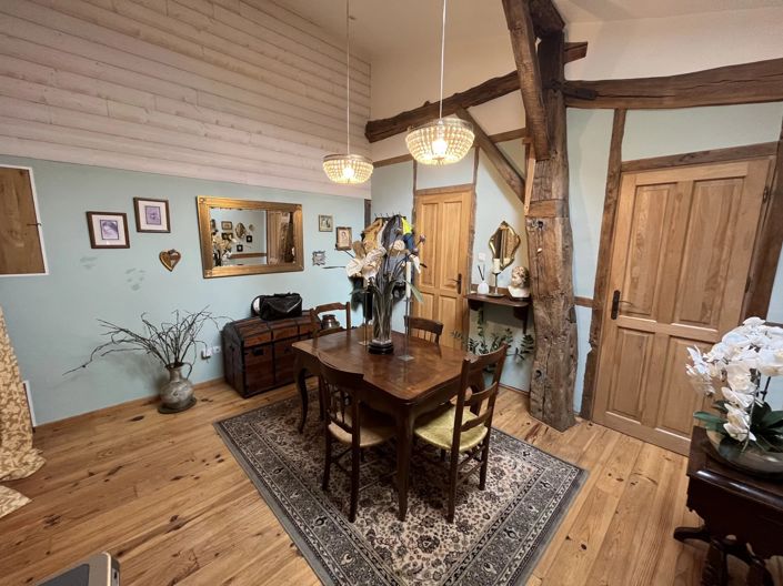 Image No.5-8 Bed House for sale