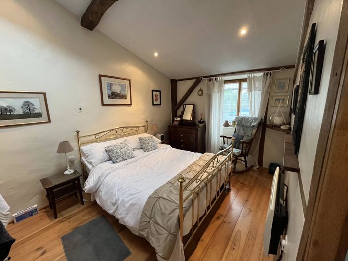 Image No.7-8 Bed House for sale