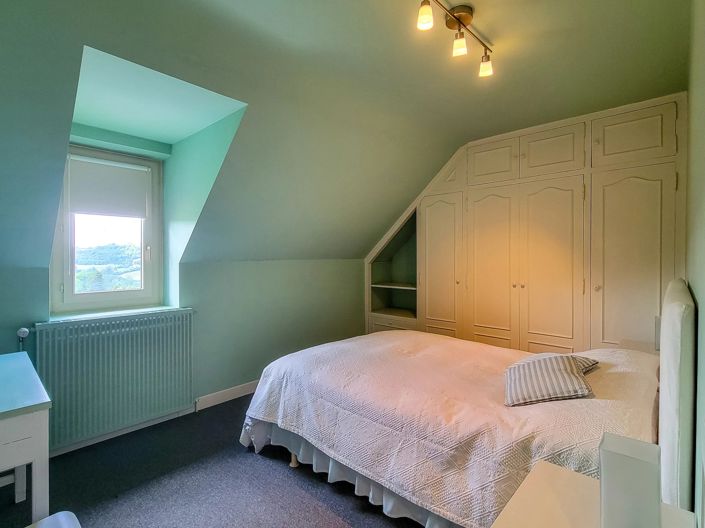 Image No.8-6 Bed House for sale