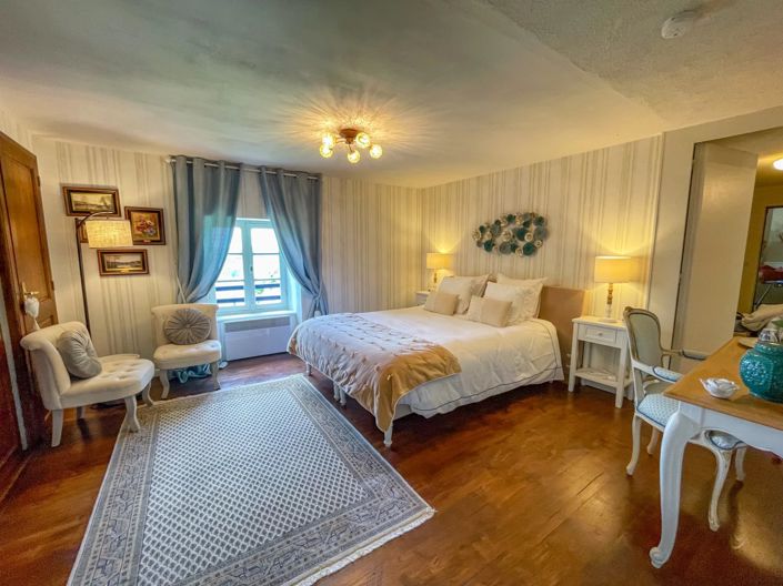 Image No.10-6 Bed House for sale