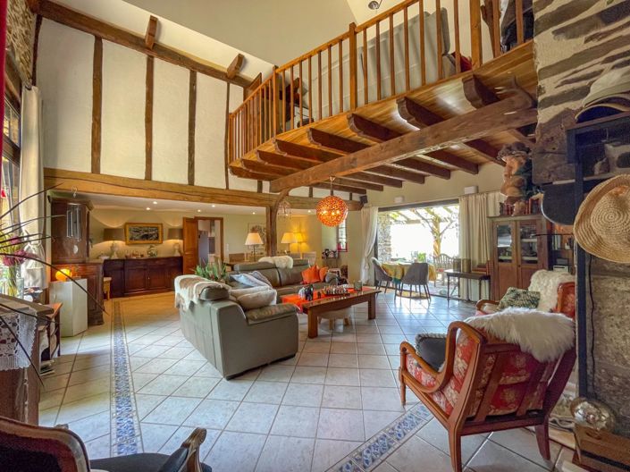 Image No.3-6 Bed House for sale